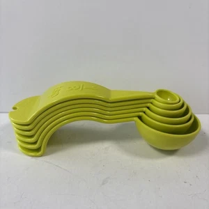 Tupperware Measuring Spoons Set of 6 Green Embossed Curved Handles NO D-Ring - Picture 1 of 5