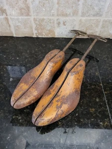 2 Vintage Antique Shoe Stretchers-0 IS Geo Belcher Form Wood Display Home Decor - Picture 1 of 12