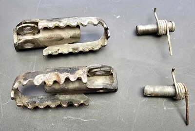 Suzuki RM PE 1978-1979 175 ESTRIBERAS 43550-29300 REPOSAPIÉS PE175 DS TS DR CLAVIJA Foto 1 de 4