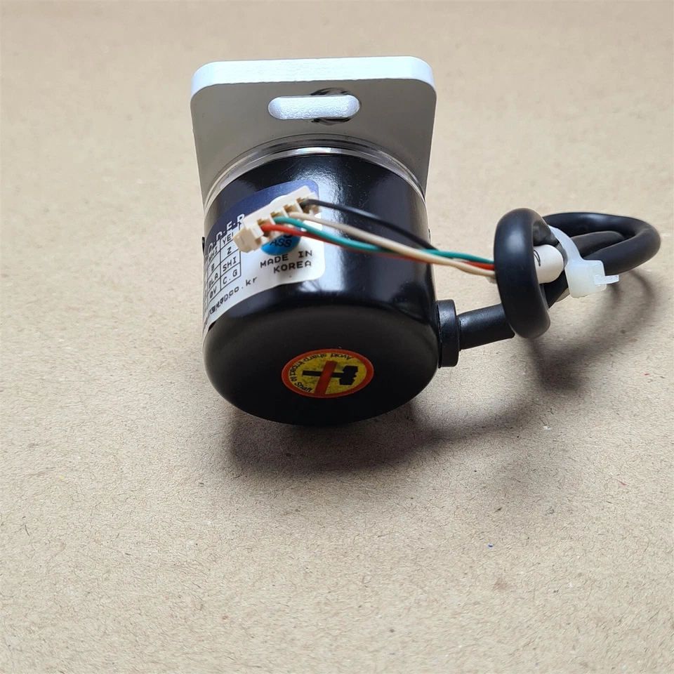 Kwangwoo Rotary Encoder Type : RIB-40-1000Z0A. Made in Korea - Image 1 of 4