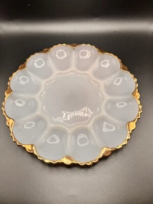 Plato de huevo de vidrio de leche Anchor Hocking años 50 Fire King adorno de oro 22K Foto 1 de 4
