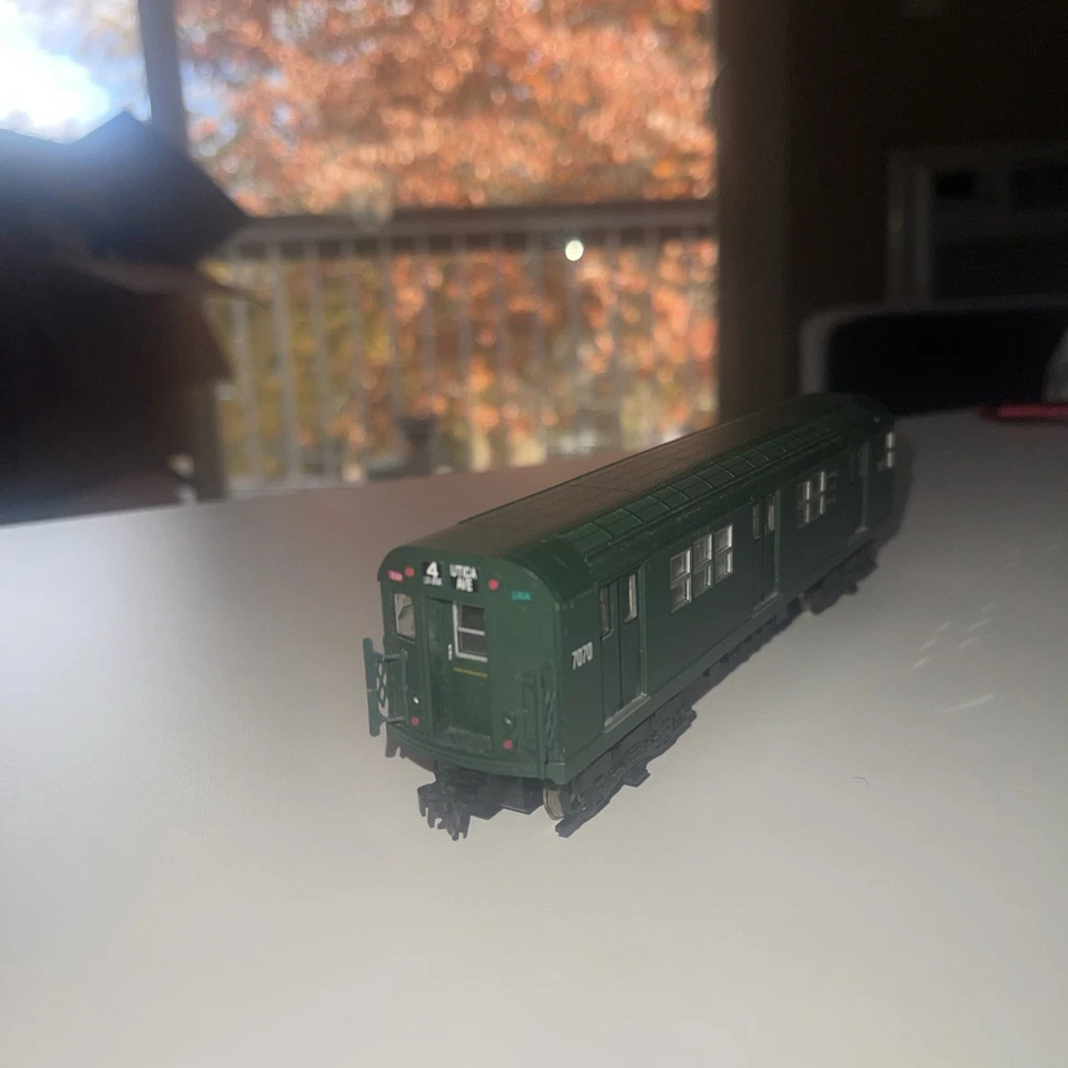 HO Scale MTA NYC Subway Car #7070 – 4 Train Utica Avenue – Green R17 Style - Image 1 of 3