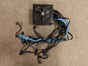 Cooler Master MWE 750 V2 750W 80 Plus Gold Power Supply (US Plug) - Afbeelding 1 van 3