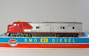HO Model Power Santa Fe E7 powered Diesel in it's Original Box - Imagen 1 de 1