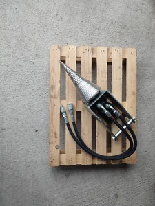Divisor de troncos Divisor de cono para excavadoras con motor hidráulico de 20 kw Cono 150 mm - Imagen 1 de 2