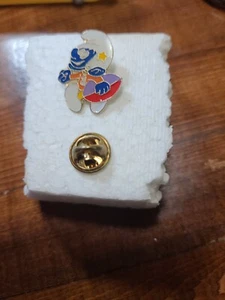 Vintage Smurf Highlighted In Gold With Football - Picture 1 of 2