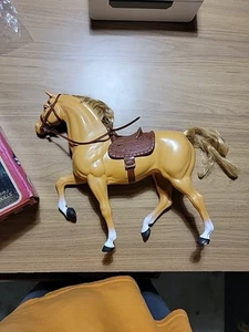 Dallas Barbie Doll's Golden Palomino Horse 1980 Mattel #3312. - Picture 1 of 11