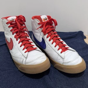 Nike Mujer Blazer Mid 77 DA7575-991 Suela de Goma Blanco Rojo Azul Tenis Talla 9 - Imagen 1 de 20