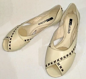 MATIKO Flats Leder Cut Out Größe 7 offene Zehenpartie beige brauner Besatz Ledersohle - Bild 1 von 12