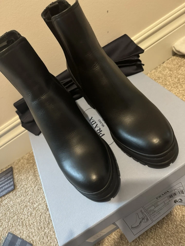 Bota Chelsea Prada  Foto 1 de 4