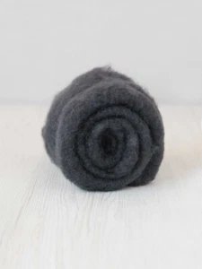 Carded Maori Wool Graphite 50g for needle and wet felting DHG Wool Batt - Bild 1 von 3