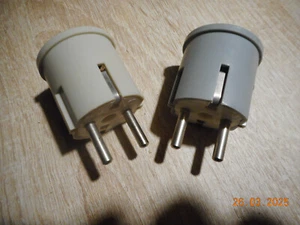 2 Stück DDR Gerätestecker für Steckdose Stecker Vintage 10A 16A 250V Schuko - Picture 1 of 4