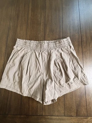 CALIA Women’s 4"  Mid Rise Double Layered Hem Short Mushroom Size Large - Image 1 of 4
