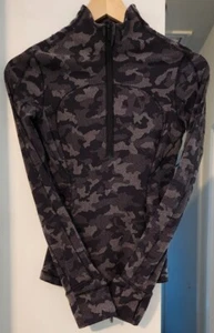 Lululemon Jacket 1/4-1/2 Zip CAMO Black Gray Sz 2 Pullover Sweater Camouflage - Picture 1 of 10