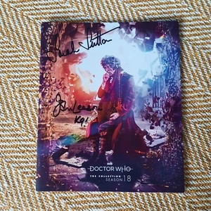Doctor Who - Folleto firmado en Blu-ray de la temporada 8 - Sarah Sutton y John Leeson +21 - Imagen 1 de 10