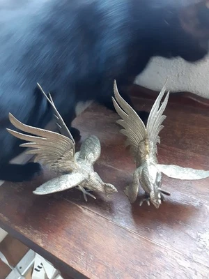 PAIRE SCULPTURE DE COQ DE COMBAT EN METAL ARGENTE - Photo 1/4