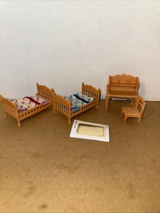 Calico Critters Kinderzimmer Set Möbel mit Schreibtisch - Bild 1 von 5