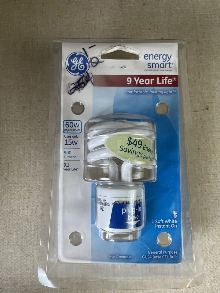 GE GU24 60 Watt Daylight Twist Lock Base Light Bulb New - Image 1 of 3