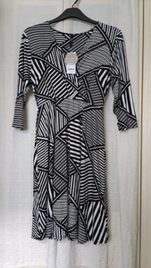 Sz 16-18 Evans Black/ Ivory Geo Print Hourglass Fit Jersey Dress BNWT RRP £38 - Picture 1 of 16