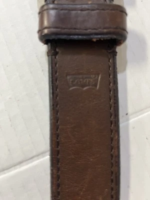 Cinturón informal formal con hebilla de metal de 38 mm de cuero marrón para hombre Levi's talla 38 Foto 1 de 4