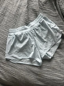 Lululemon Hotty Hot Short II Long 4" Light Blue Lined Size 4 Tall Run - Picture 1 of 6