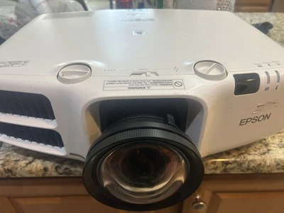 Epson PowerLite Pro G6770WU 3LCD Projector V11H699020 - Image 1 of 4