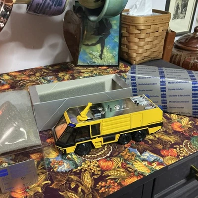 Conrad Model 5501: Rosenbauer Foamatic 10.000 Simba Air Crash Fire Rescue Truck - Image 1 of 4