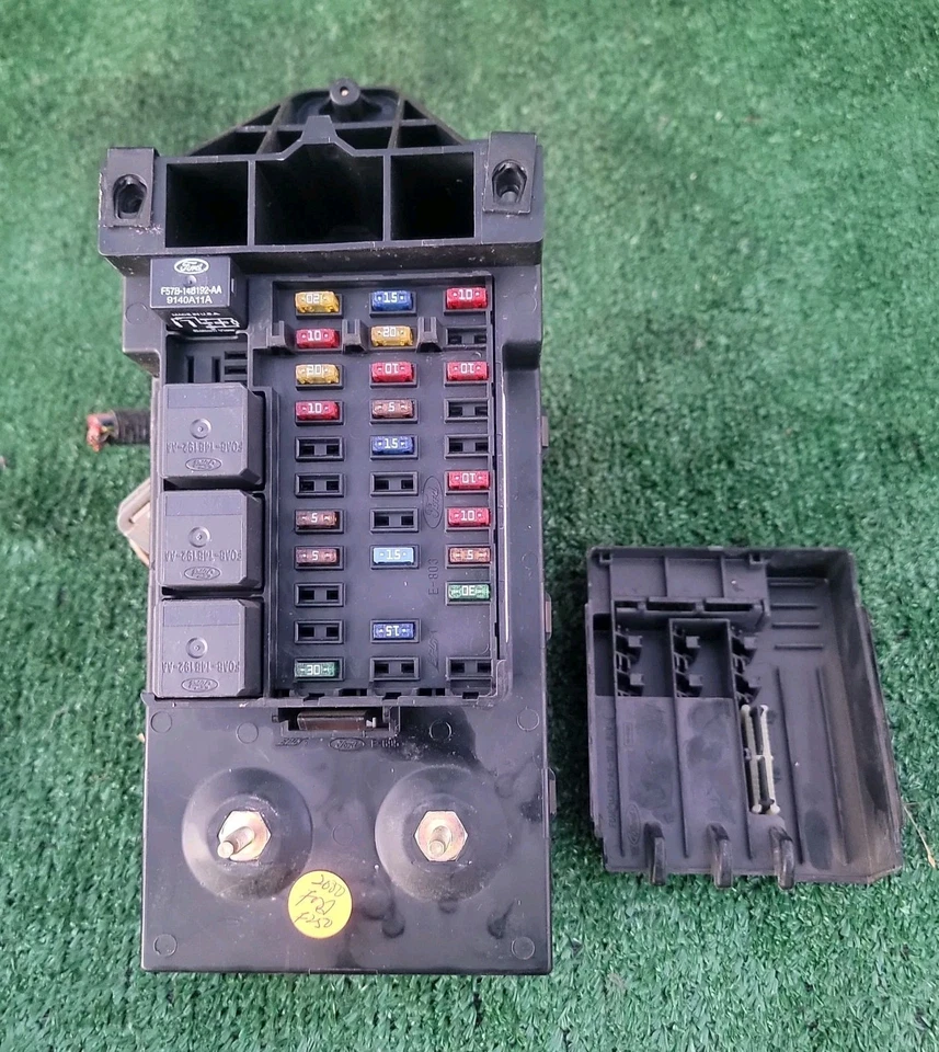 Ford F250 F350 1999-2001 tablero interior caja de fusibles YC3T-14A067-DB y F81B-14B205-GB Foto 1 de 4