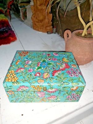 INDIAN HAND PAINTED FLORAL WOODEN BOX/TRINKET/JEWELLERY BOX - Image 1 of 4