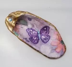 Unique Oyster shell Art Butterfly Decoupage HAND-PAINTED GOLD LEAF Trim - Picture 1 of 3