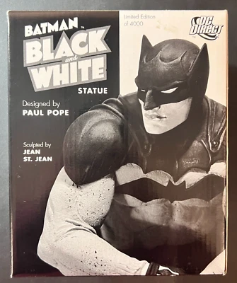 Estatua DC Direct Batman en blanco y negro diseñada por Paul Pope LE #3254/4000 ¡NUEVA EN CAJA! Foto 1 de 4