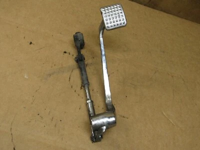 Suzuki Cavalcade GV1400 1987 pedal de freno trasero y acoplamiento Foto 1 de 4