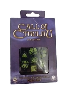 Juego de dados Call of Cthulhu (7) negro/verde NUEVO EN CAJA. Chaosium 7ª Edición! - Imagen 1 de 8