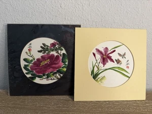 Paar 2 handbemalte chinesische Aquarelle Blumen Rondell Kunst Pfingstrose & Orchidee mit Matten - Bild 1 von 8