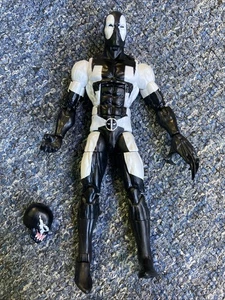 Figura de acción Deadpool de 6 pulgadas de la serie Marvel Legends Back in Black - Imagen 1 de 2
