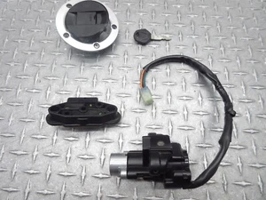 2005 04-05 Suzuki GSXR 600 GSXR600 Lock Set Ignition Switch Fuel Gas Cap Key - Picture 1 of 12