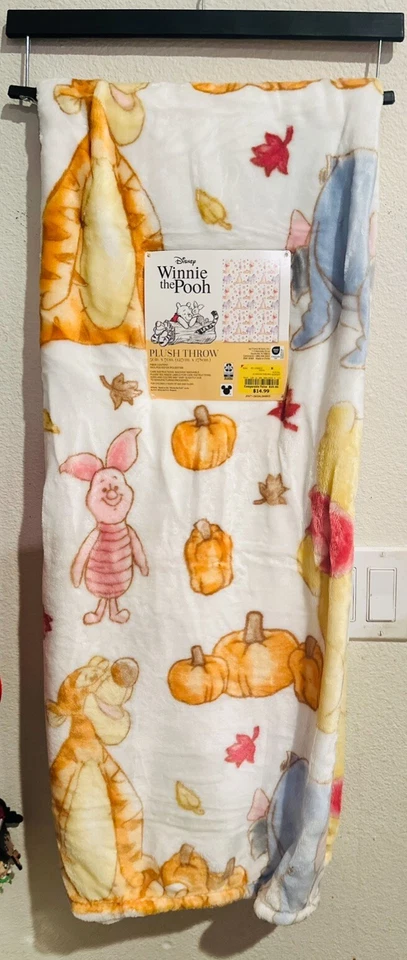 NEW Winnie the Pooh and Friends Fall Leaves Autumn Plush Cloud Throw Blanket - Image 1 of 1