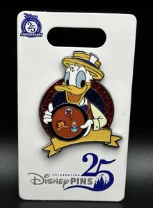 Donald Dressed as Scoop - Holding Board Glitter - 25 Years of Disney Pin Trading - Picture 1 of 1