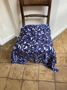 Vintage Blue and White Luxurious Silk Scarf 85 x 90 cms - Picture 1 of 8