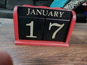 Perpetual Desk Calendar Reusable Wood Block Cube Display Calendar - Picture 1 of 2