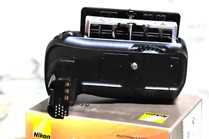 Nikon MB-D200 Multi Power Battery Pack & Nikon Battery Holder - Picture 1 of 5