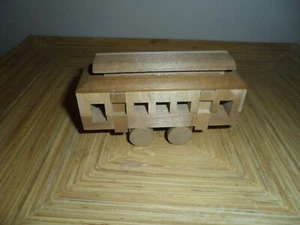 Vintage Holzzuglok Eisenbahnwagen Kleinmodell Puzzle Spiel Spielzeug - Bild 1 von 7