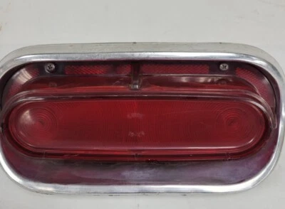 Pontiac Catalina Ventura Lt 1961 guía de montaje de luz trasera R2-61 OEM GM Foto 1 de 4