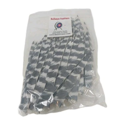 100pk Bullseye Arrow Feathers 5" Right Wing: Shield Barred White - Image 1 of 4