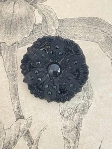 beau bouton ancien en verre noir forme fleurs - collection -couture mode - Picture 1 of 2