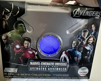 NEW Marvel Cinematic Universe:Phase One Avengers Assembled Blu-ray Briefcase L.E Foto 1 de 4