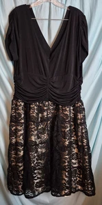 Solid Black w Lace Double V-Neck Cap Sleeve Midi Fit & Flare Dress Size 18W - Foto 1 di 6