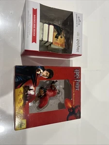 Hallmark Harry Potter LIBROS Y VARITA Y Quidditch adornos navideños nuevos en caja - Imagen 1 de 5