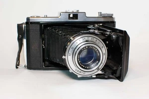 Zeiss Ikon Nettar 515/2 folding camera with Novar f/4.5 105mm lens FILM TESTED ! - Picture 1 of 9