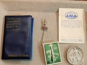 MEDAILLE Silber INA Ist.Naz.Assicuraz. 50 Jahre 1963 +5 Briefmarken + Pin - Bild 1 von 9